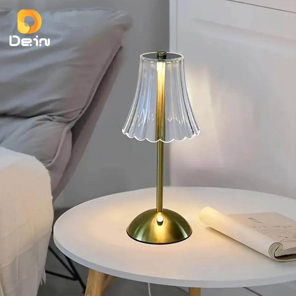 Luminária Retrô de Mesa LED Recarregável com Cúpula Transparente e Controle por Toque Dourada